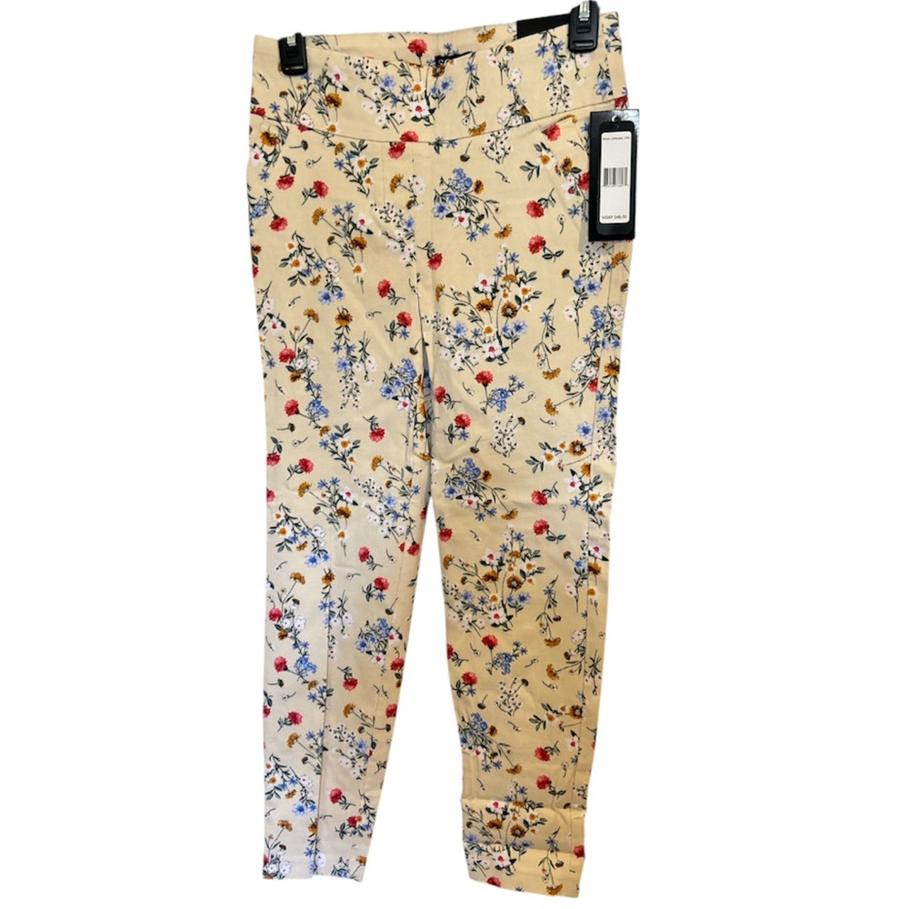 NWT Soho Women’s Cream Floral Stretch Pull-On Ankle Pants Size Small